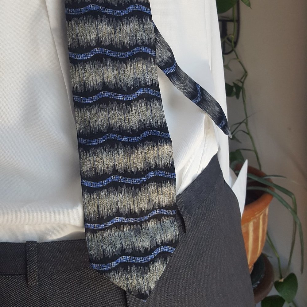 Custom vintage 100% silk tie Versini Italian one of a kind blue silver black